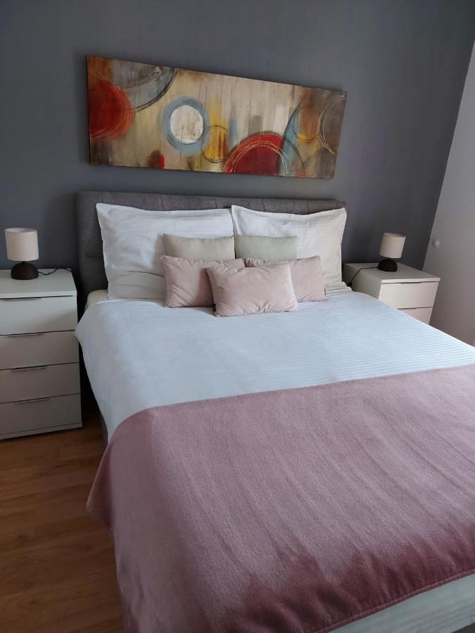 Apartman Larisa Kampor Exterior foto